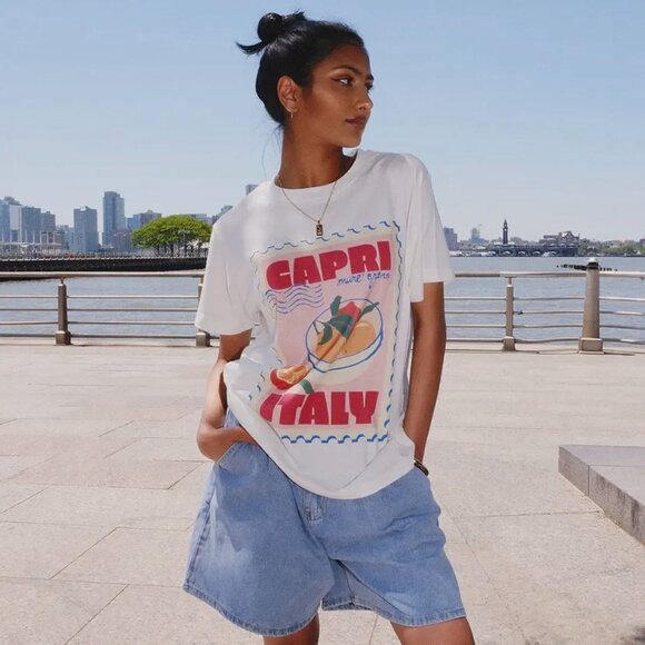 Capri Graphic Tee - Picture 1 of 2